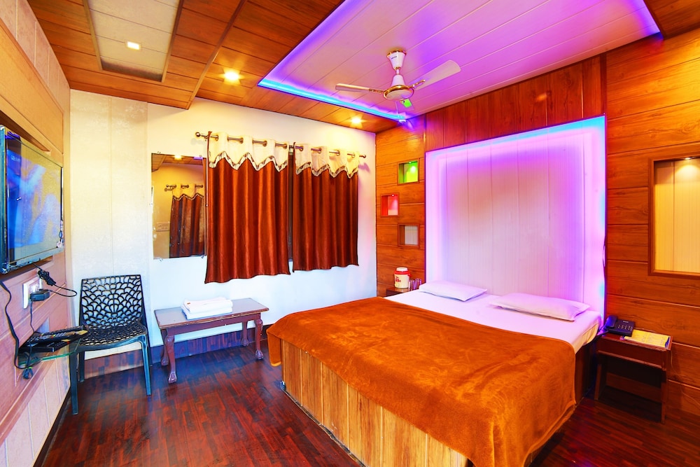 Hotel Mamta Palace 16/25