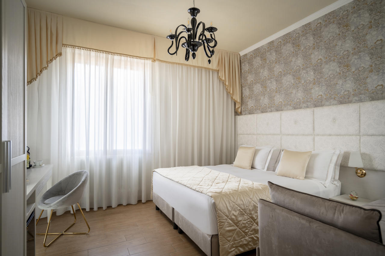 Hotel Re Enzo 62/102