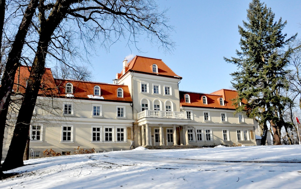 Dwor Sierakow 5/79