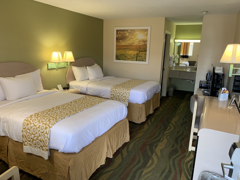 Days Inn By Wyndham Cartersville 12/44