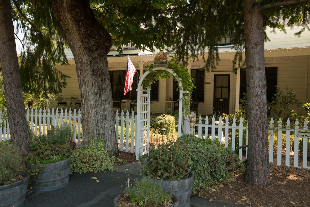 Dunbar House Inn And Event Property 44/50