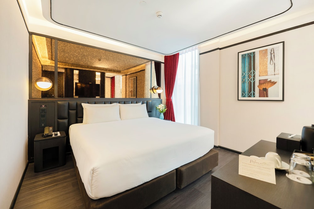 SUPERIOR ROOM