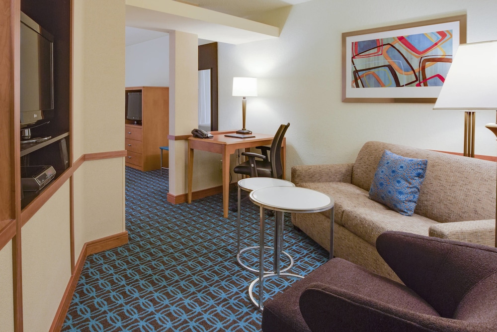 Fairfield Inn & Suites South Hill I-85 32/49