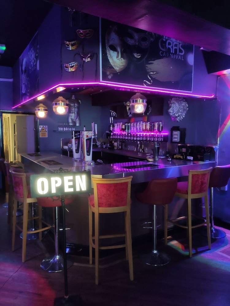 The Mardi Gras Guest Accommodation 42/47