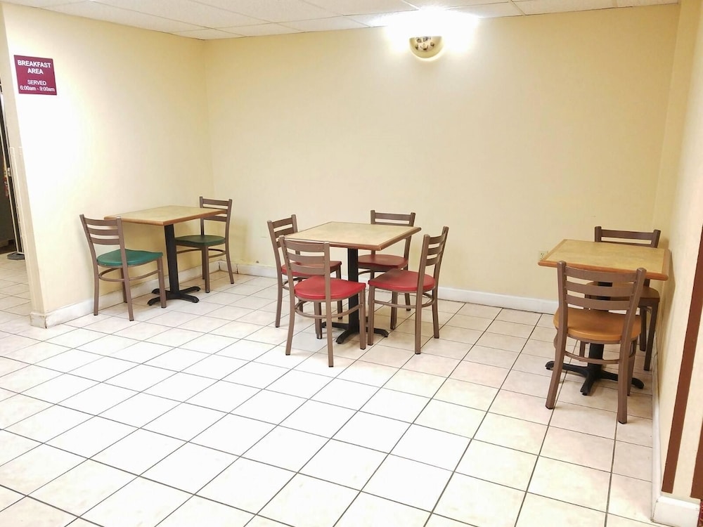American Inn Evansville 19/22