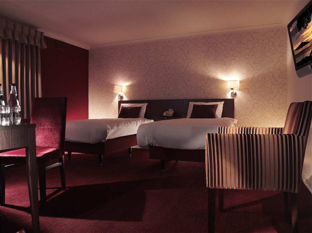 The Crown Hotel 50/74
