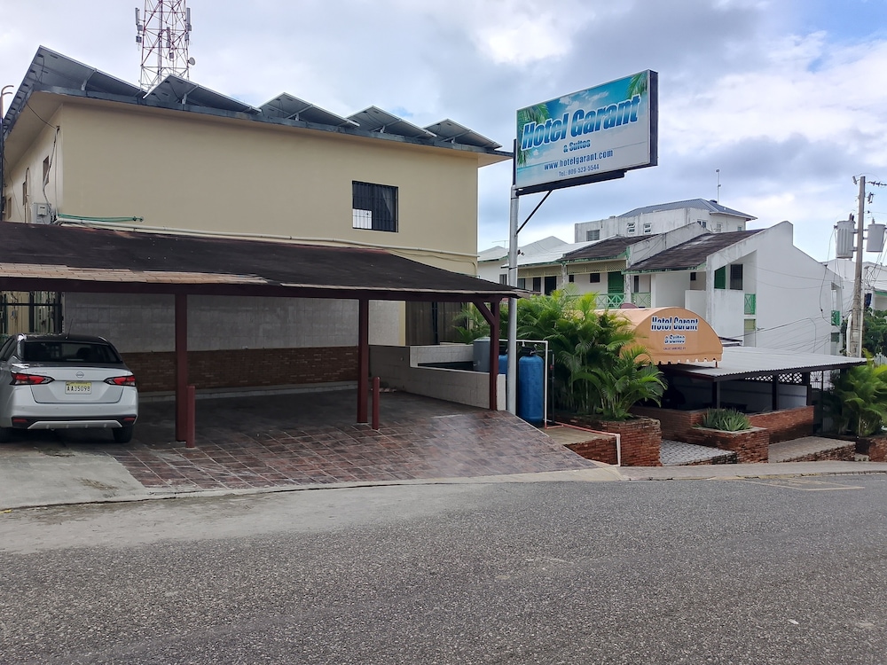 Hotel Garant & Suites 34/49