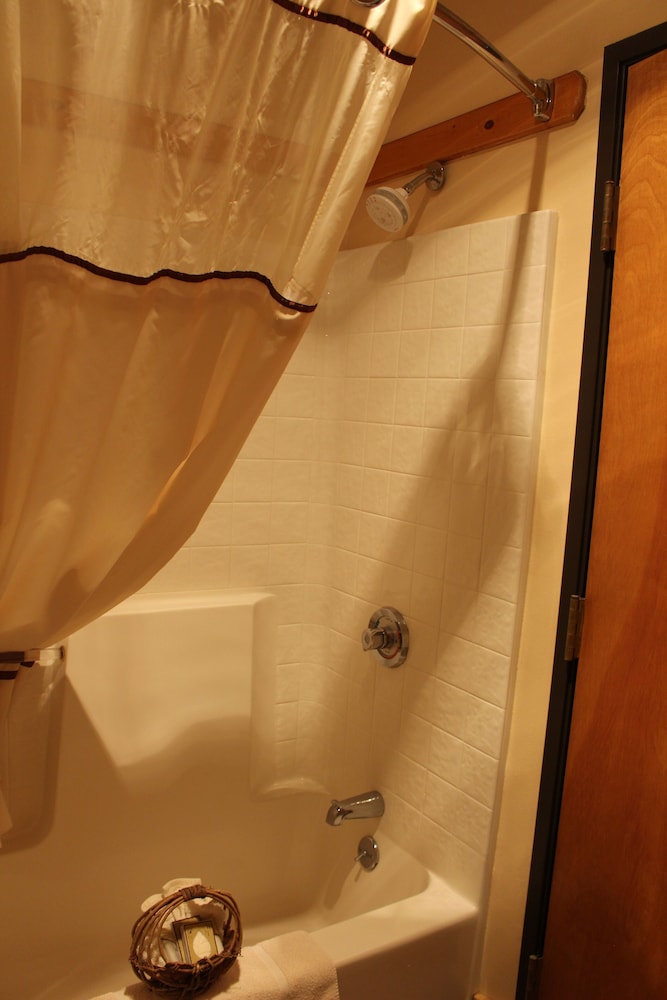 Spearfish Canyon Lodge 74/75