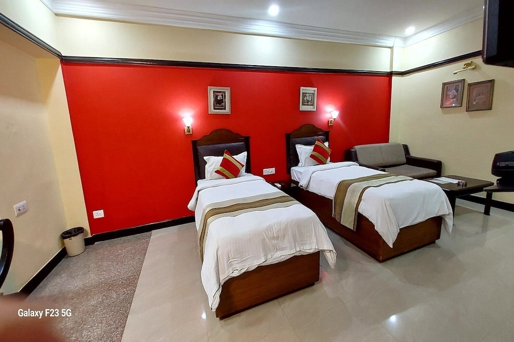 ROOM, SINGLE, SINGLE BED, CITY VIEW, SMOKING
