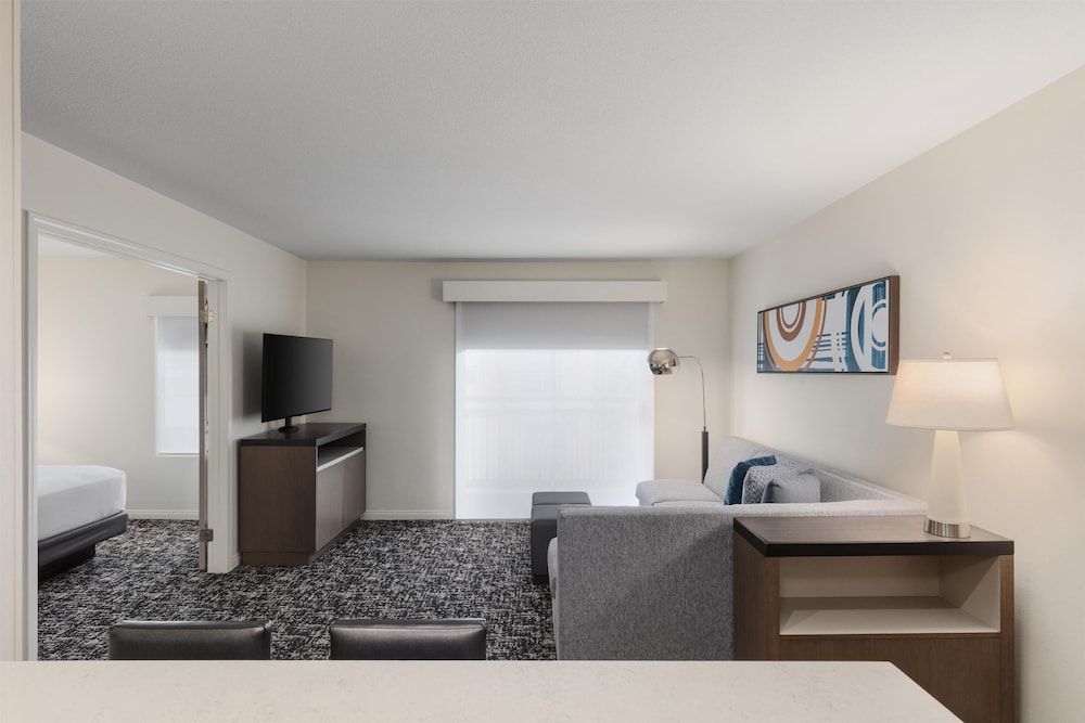Hyatt House Cypress Anaheim 47/72