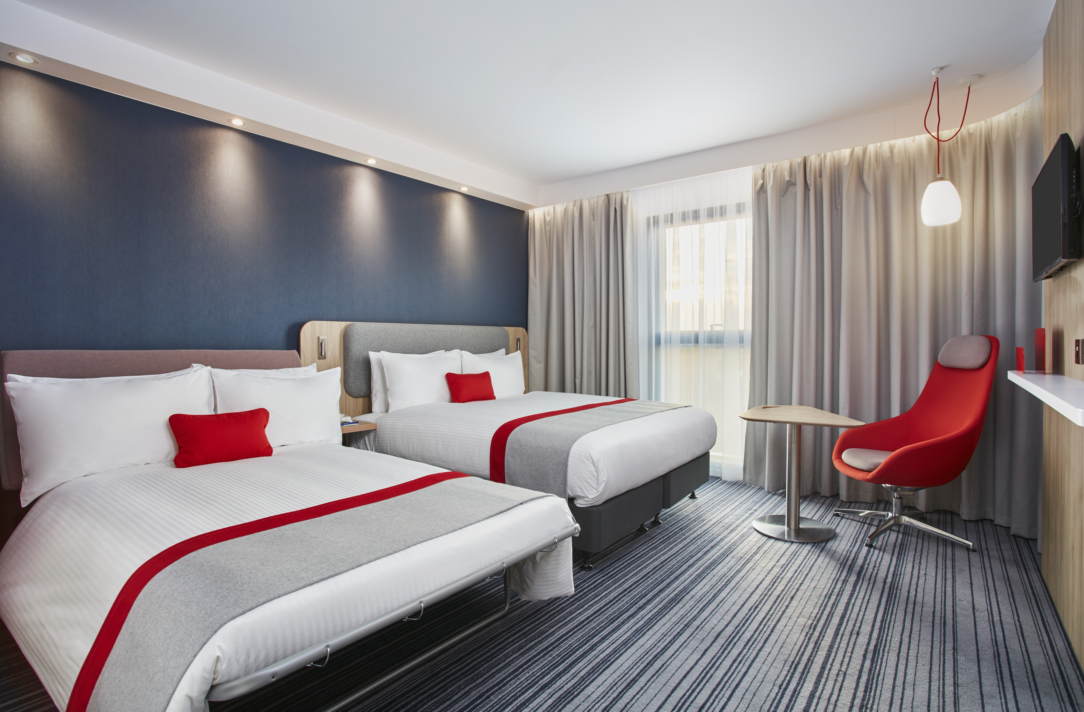 HOLIDAY INN EXPRESS DUBLIN CITY CENTRE 27/71