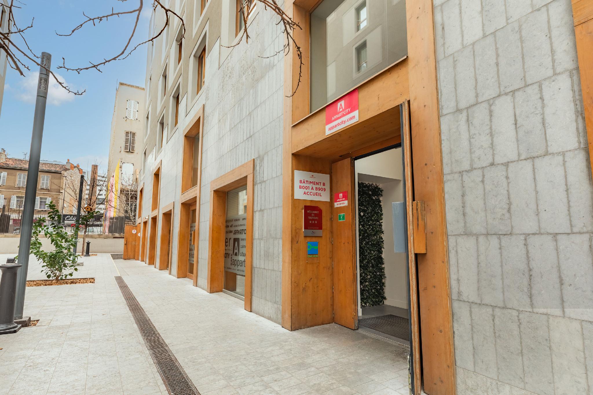 غرفة تُحدَّد حسب التوفر