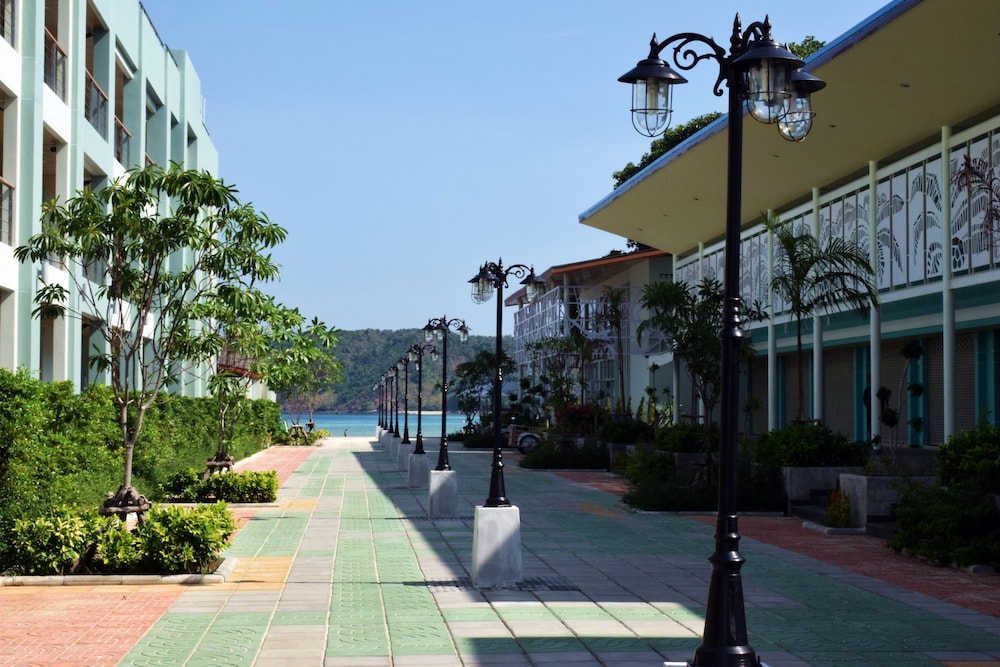 Phi Phi Harbour View Hotel 32/33