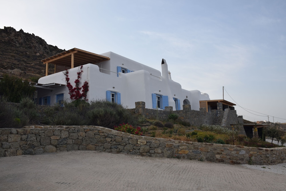 Andromeda Mykonos Villas & Suites 46/50