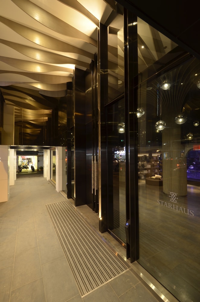 Starhaus Hotel 63/66