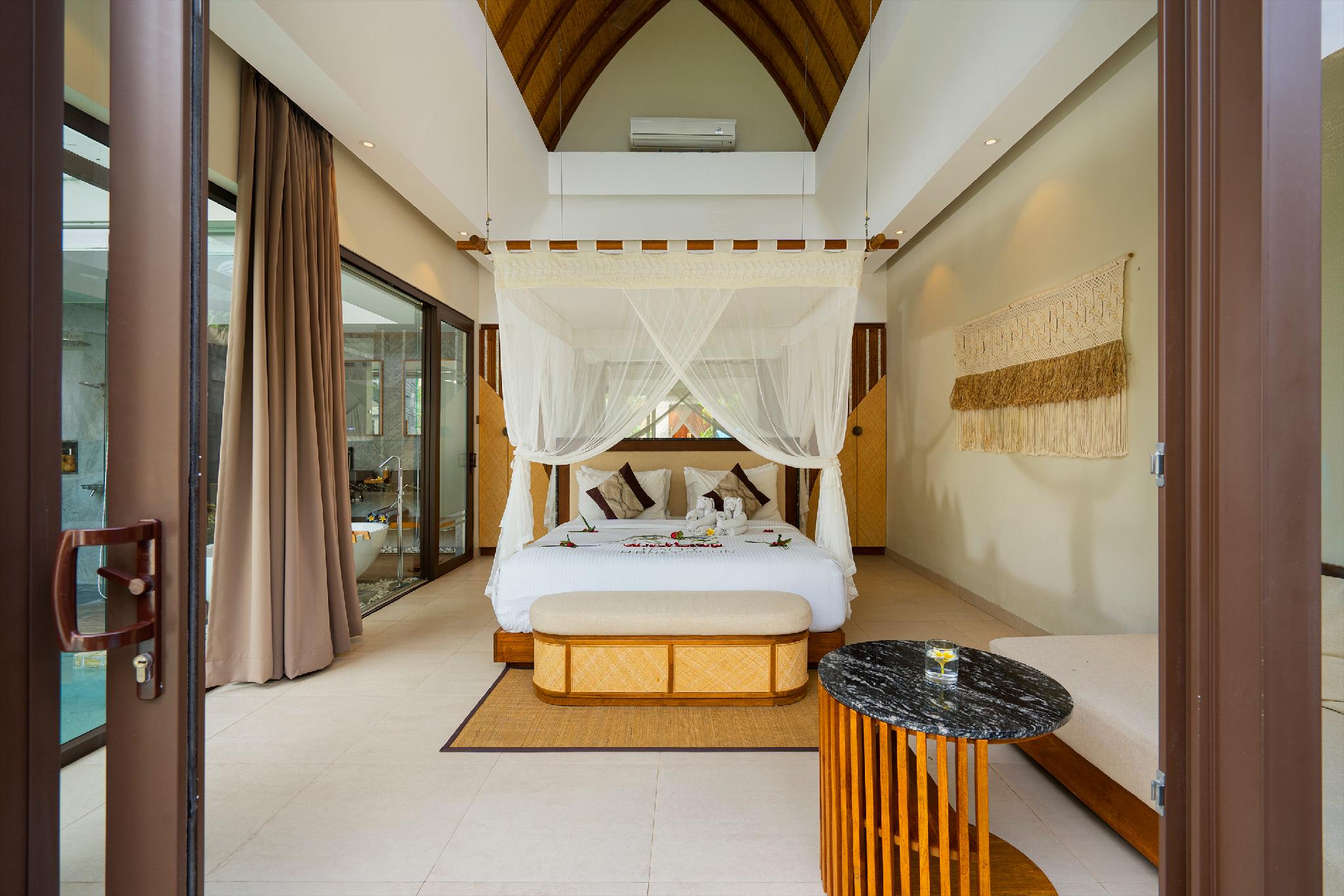 1 BEDROOM, DELUXE