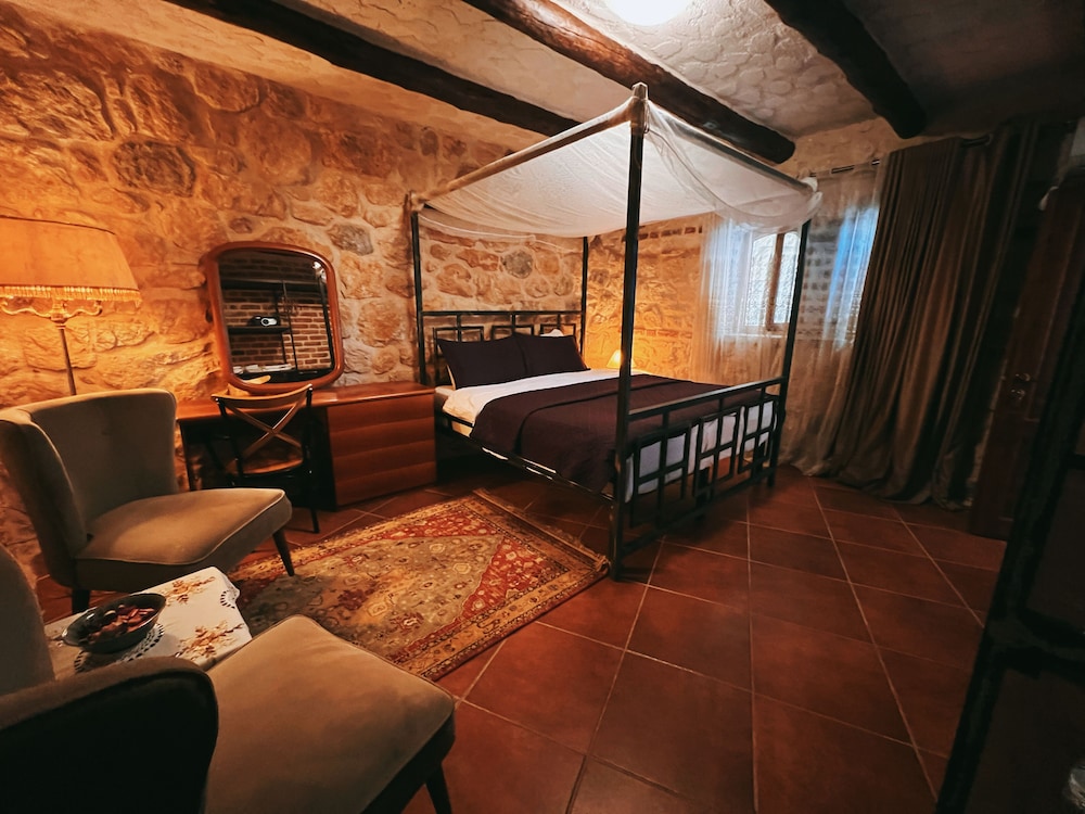 Chateau Fasel 26/41
