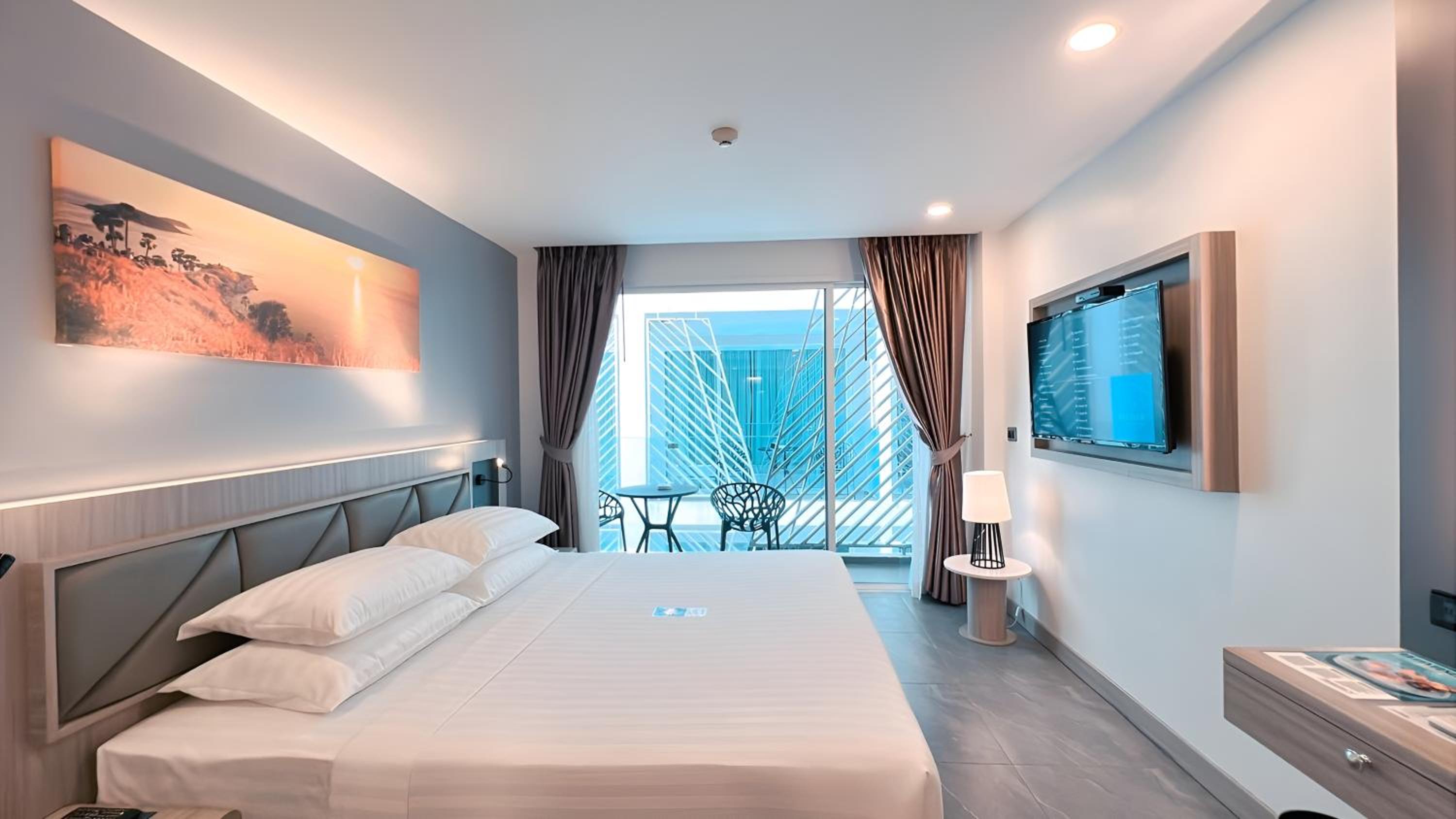 Deluxe, King Bed
