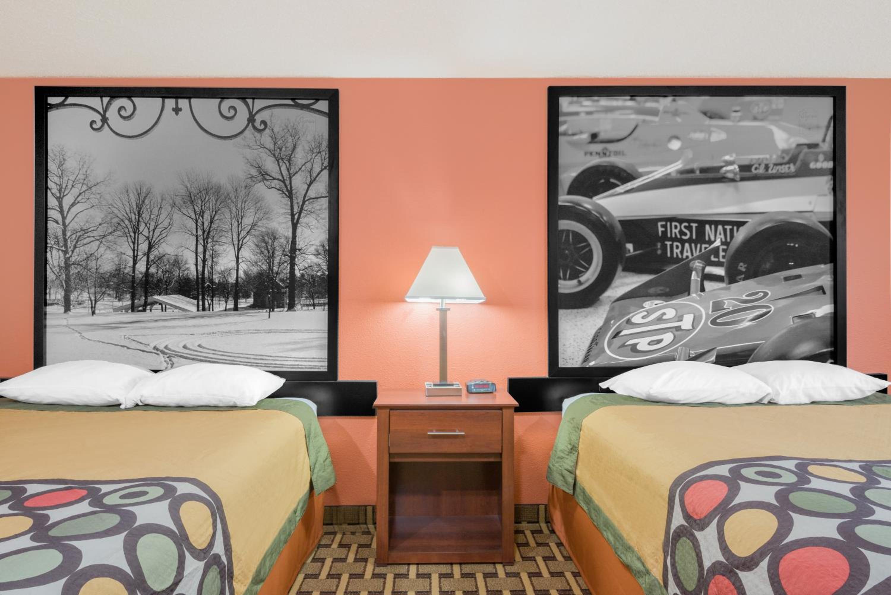 غرفة بسريرين كوين، Super 8 By Wyndham Shelbyville 3/5
