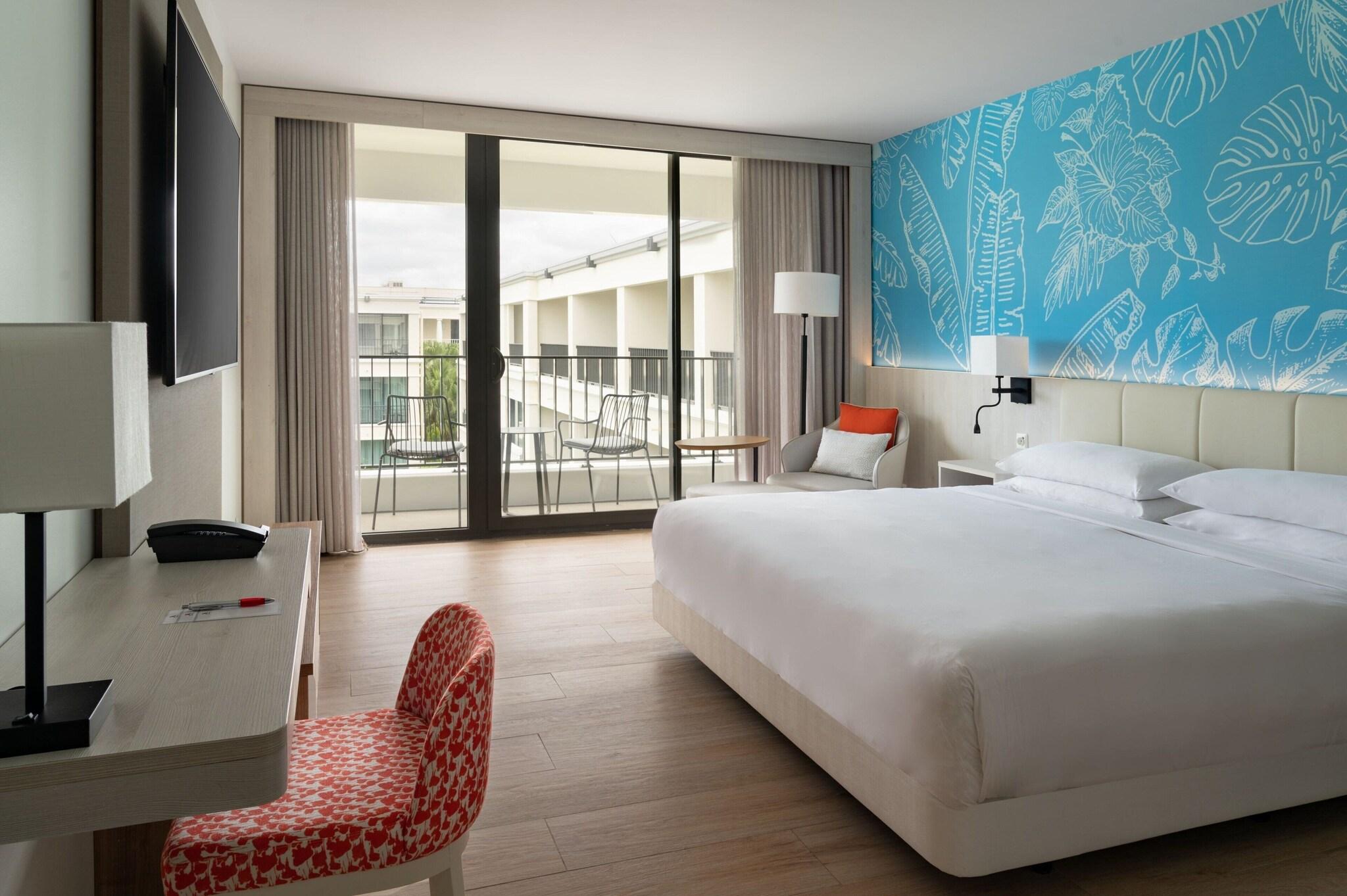 Room, King Bed, Garden View