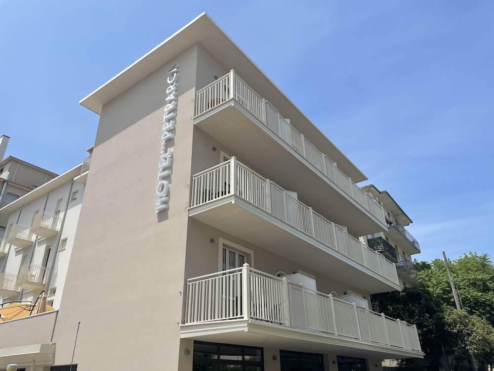 Petrarca Hotel 3/50