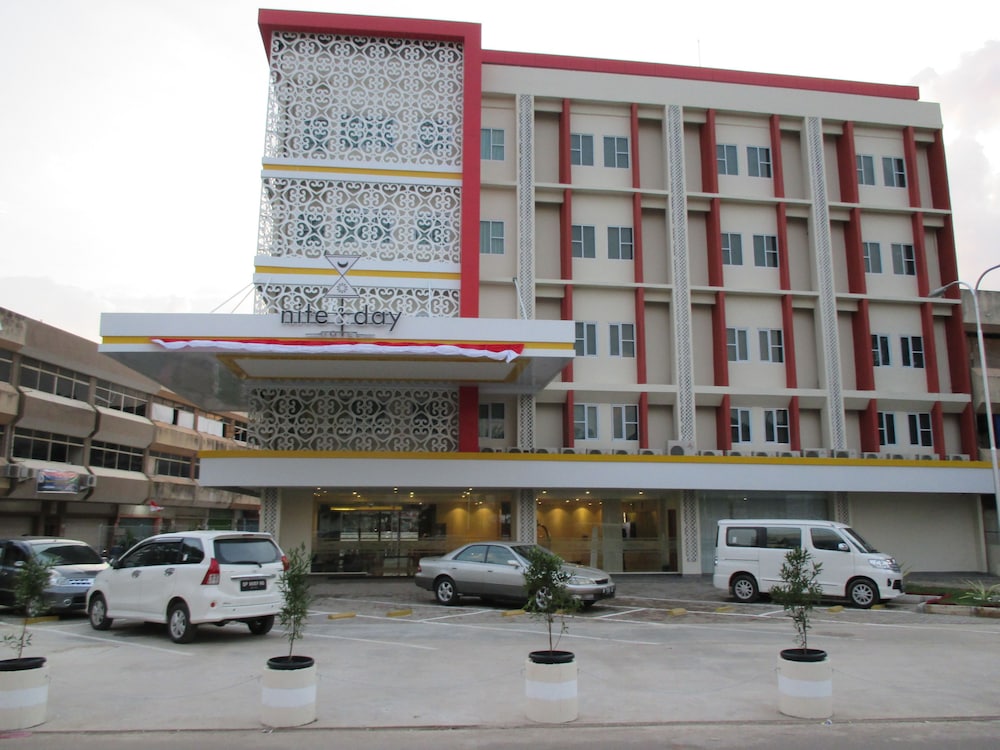 Nite And Day Batam Jodoh Square 5/38