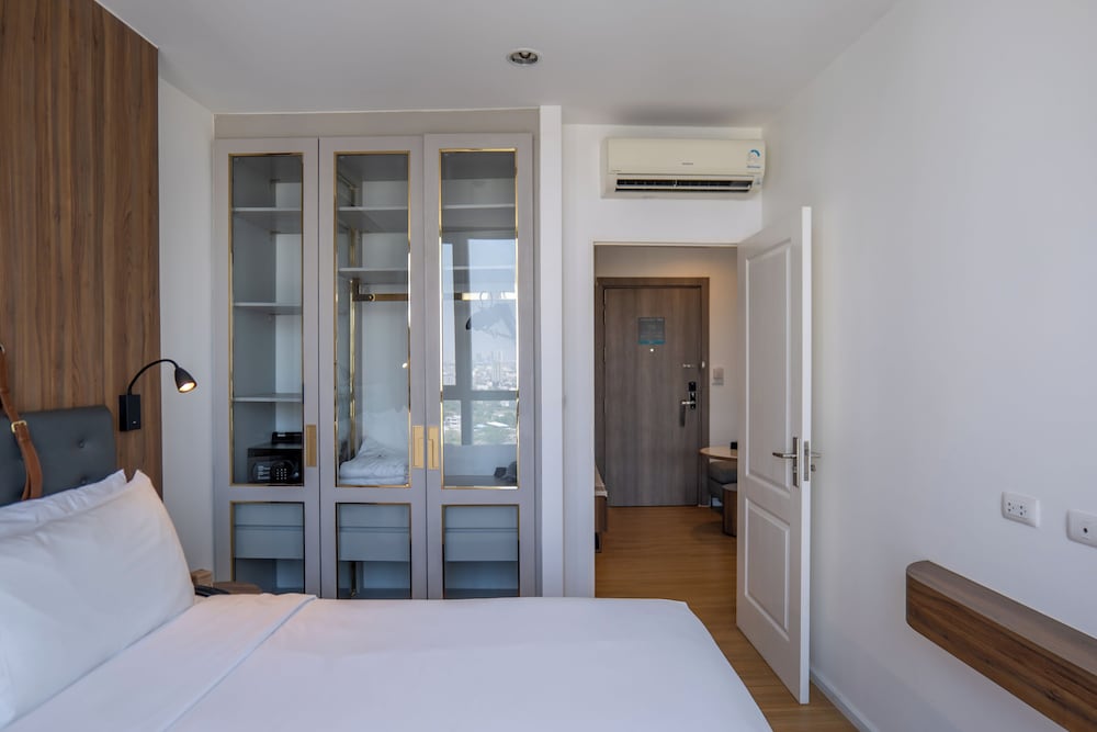 One Bedroom Deluxe King