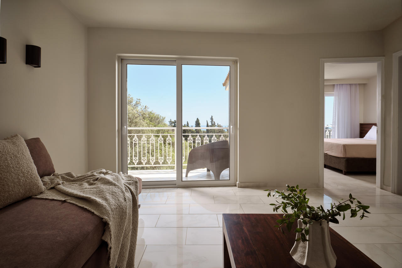 Gerakas Belvedere Hotel & Spa 68/72