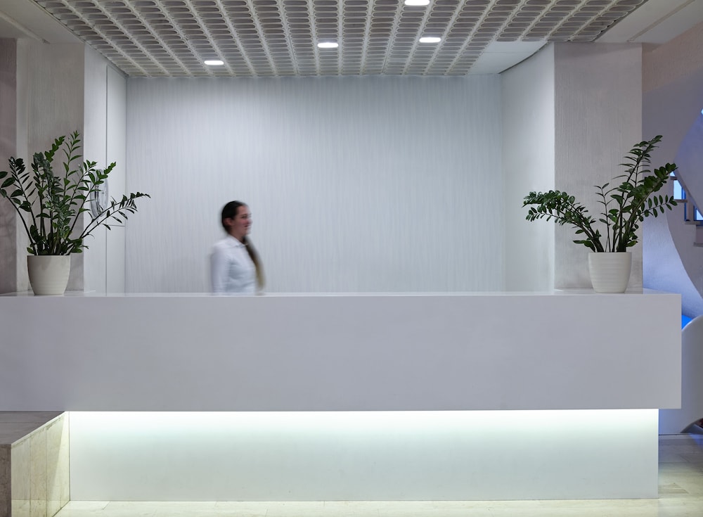 Amarilia Hotel 5/54