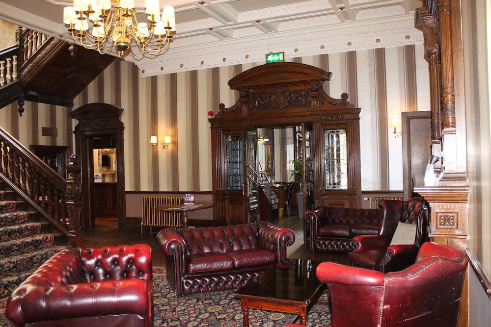 The Oaks Hotel 42/51