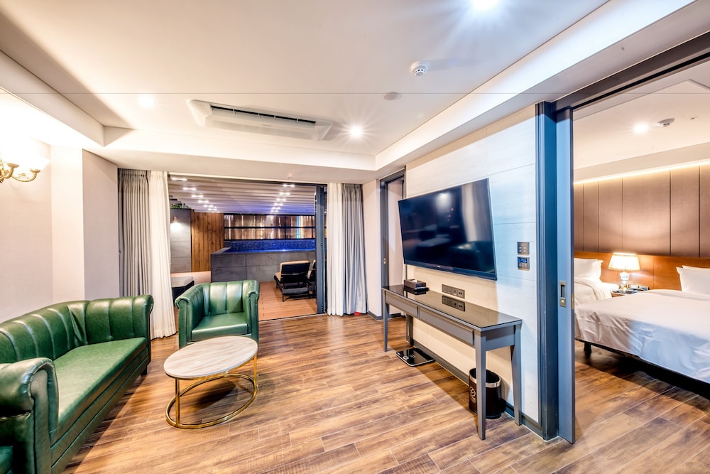 Dyne Oceano Hotel 50/75