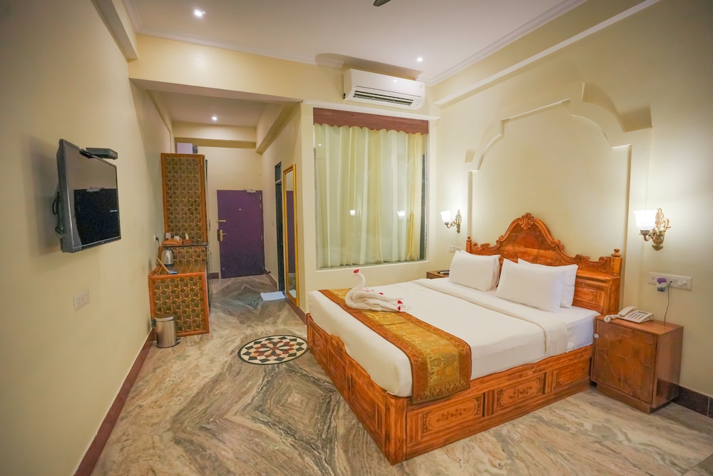 Lohagarh Fort Resort 24/91