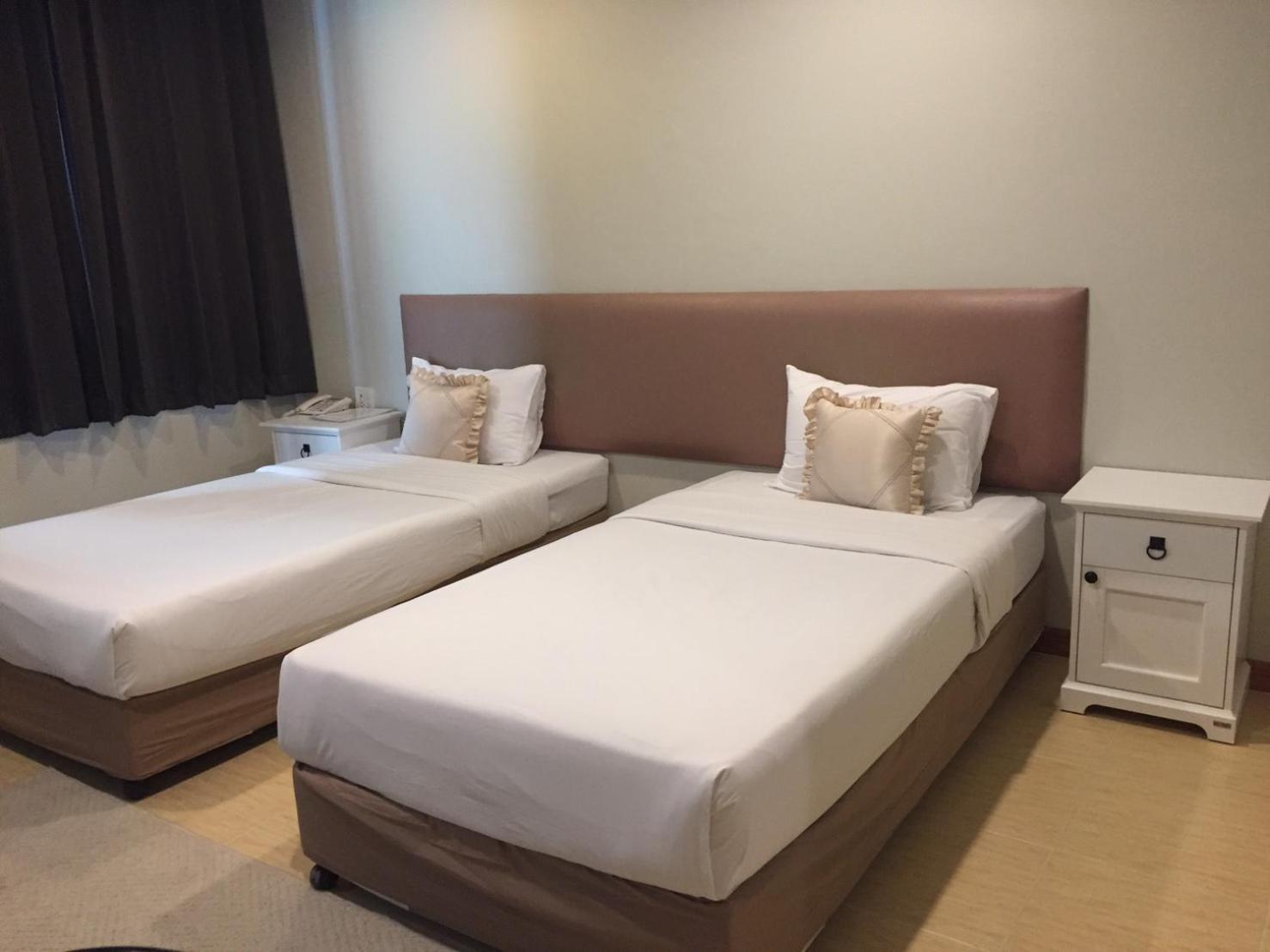 Deluxe, Double or Twin Bed