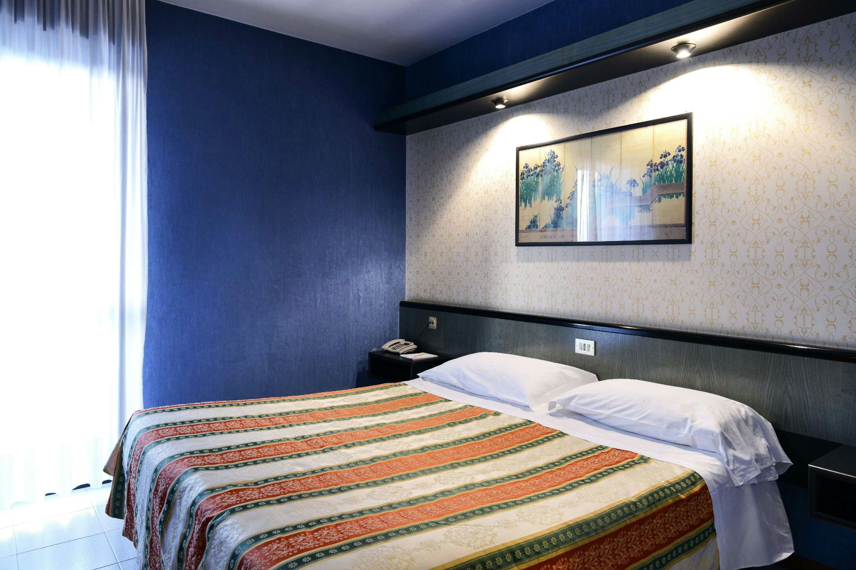 HOTEL PARIGI 2 13/48
