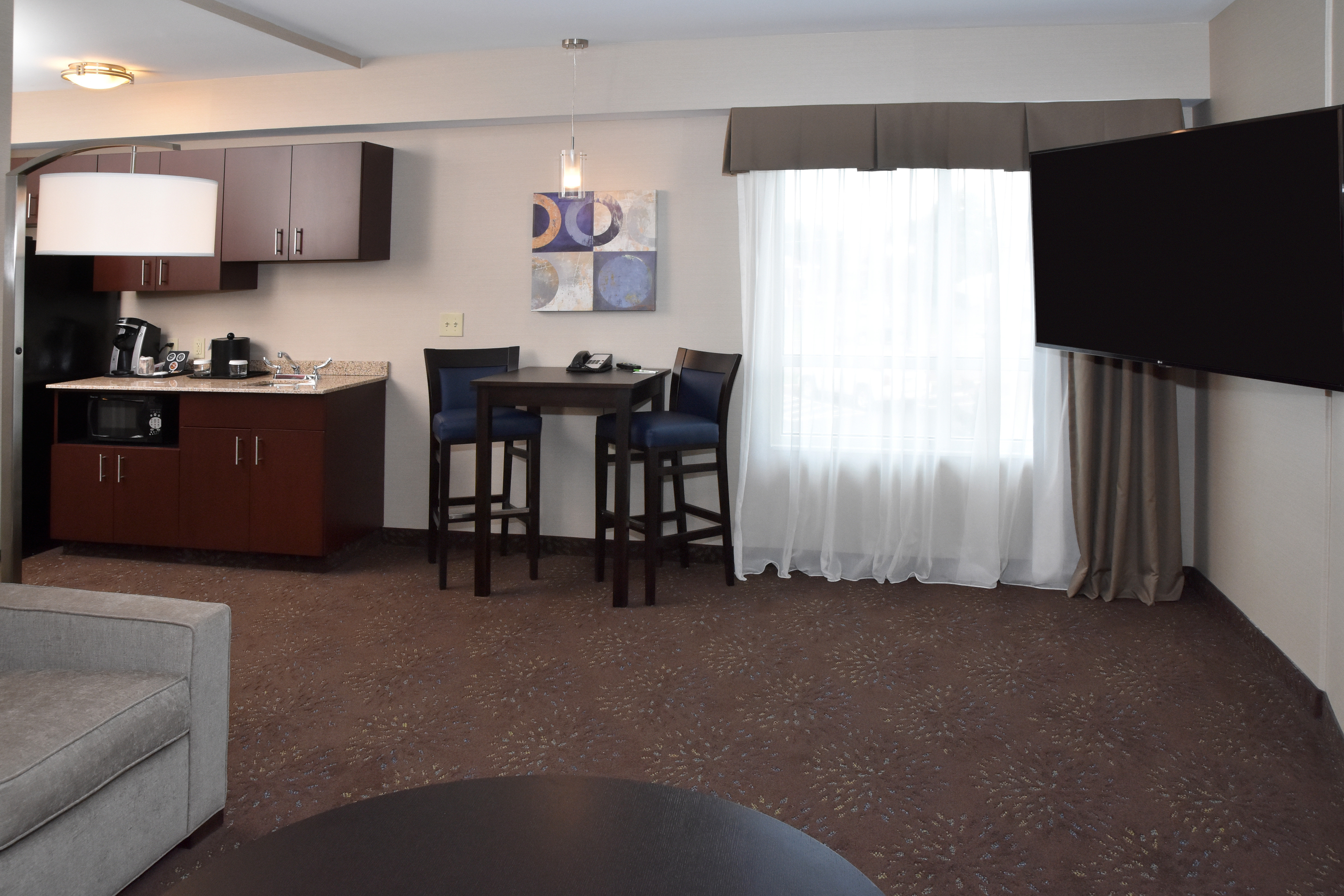 Holiday Inn Canton (Belden Village) 48/72