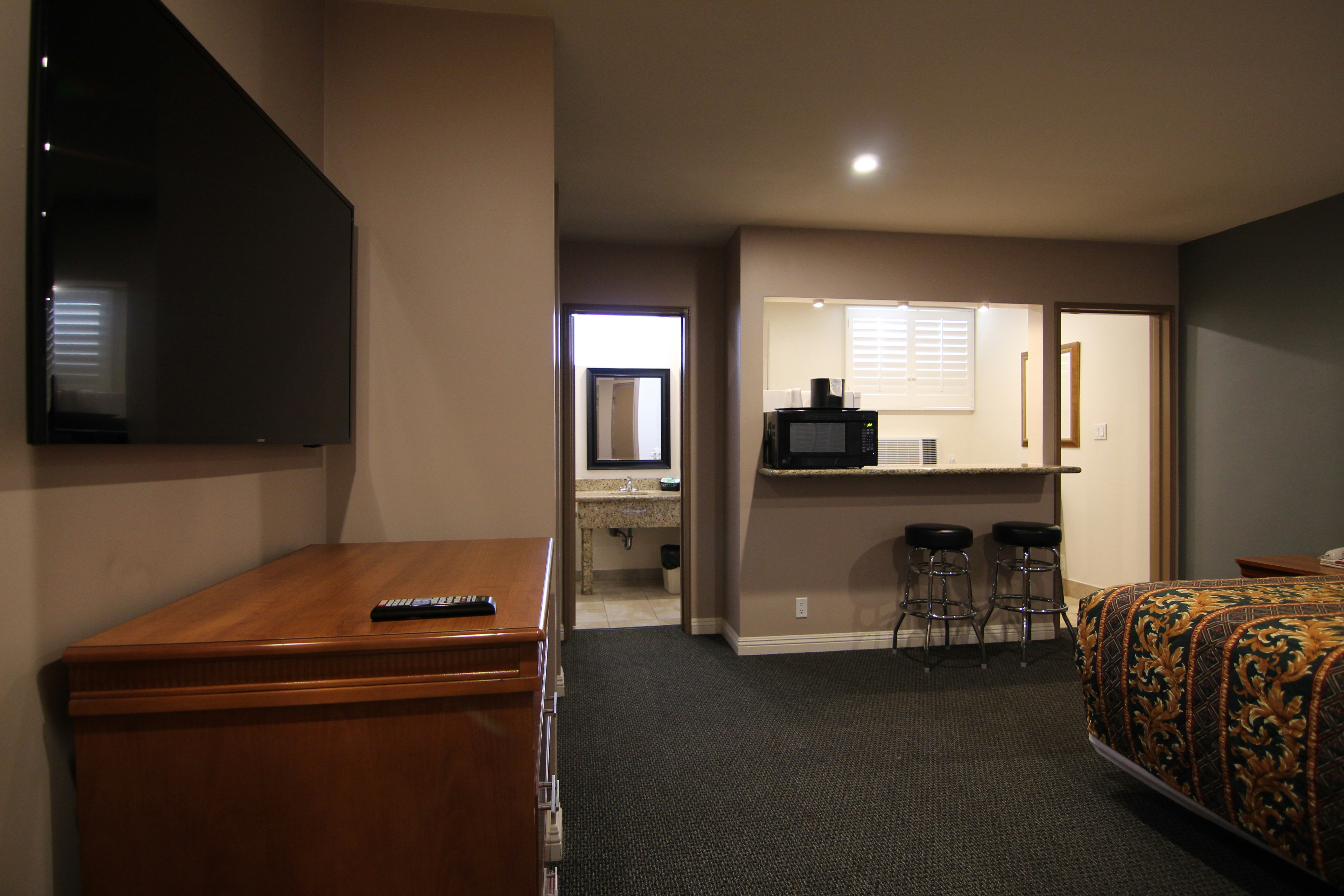 Dunes Inn Wilshire 54/72