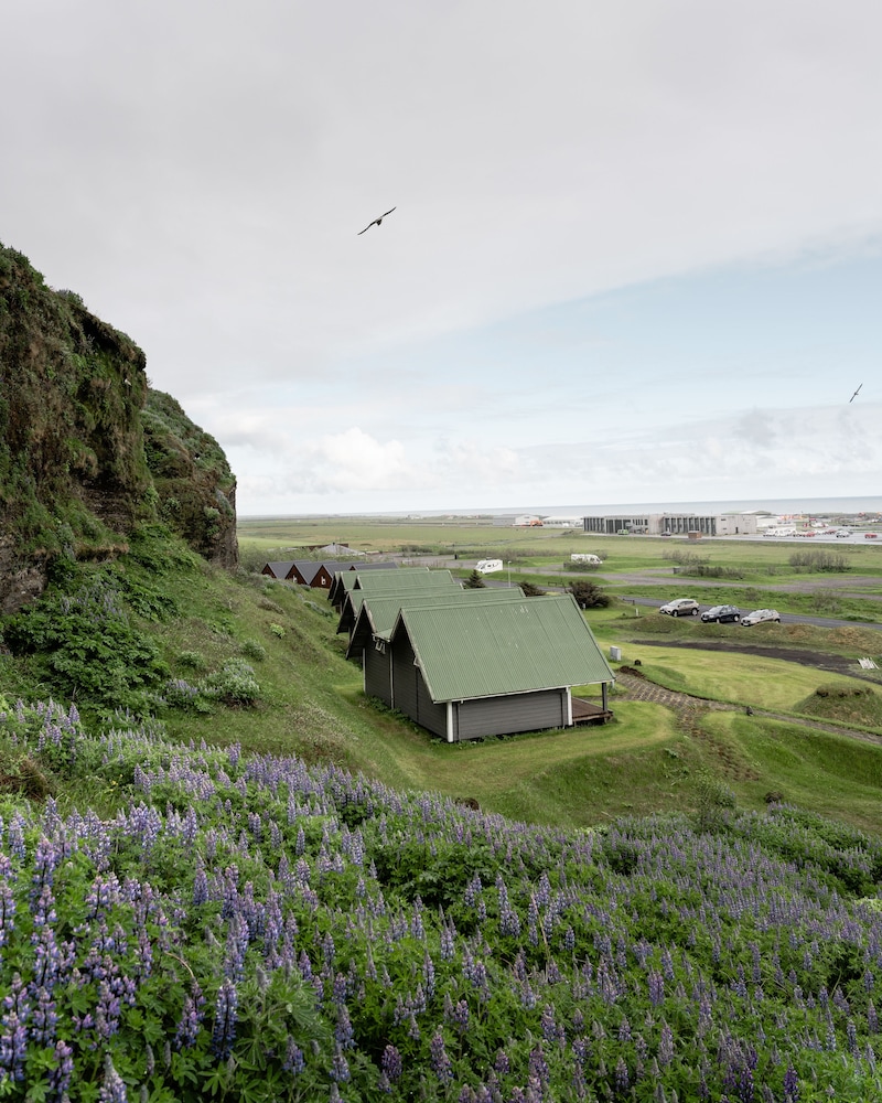 Vik Cottages 18/24