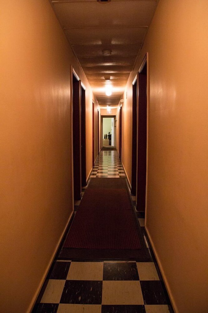 Hamtramck Hostel 22/33