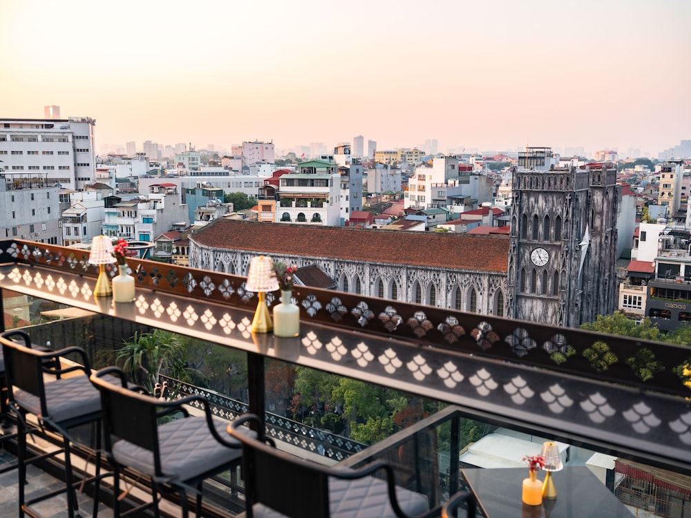Grand Hotel du LAC Hanoi 2/50