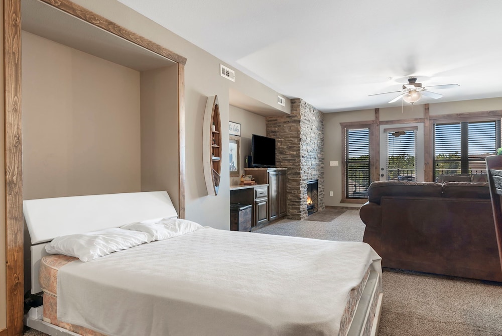1 Bedroom, Condo, Murphy Bed, 2 Queen Beds, Sofa, Terrace Level