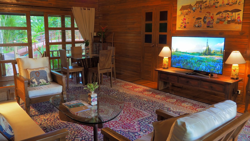 Nan Seasons Boutique Resort 56/81