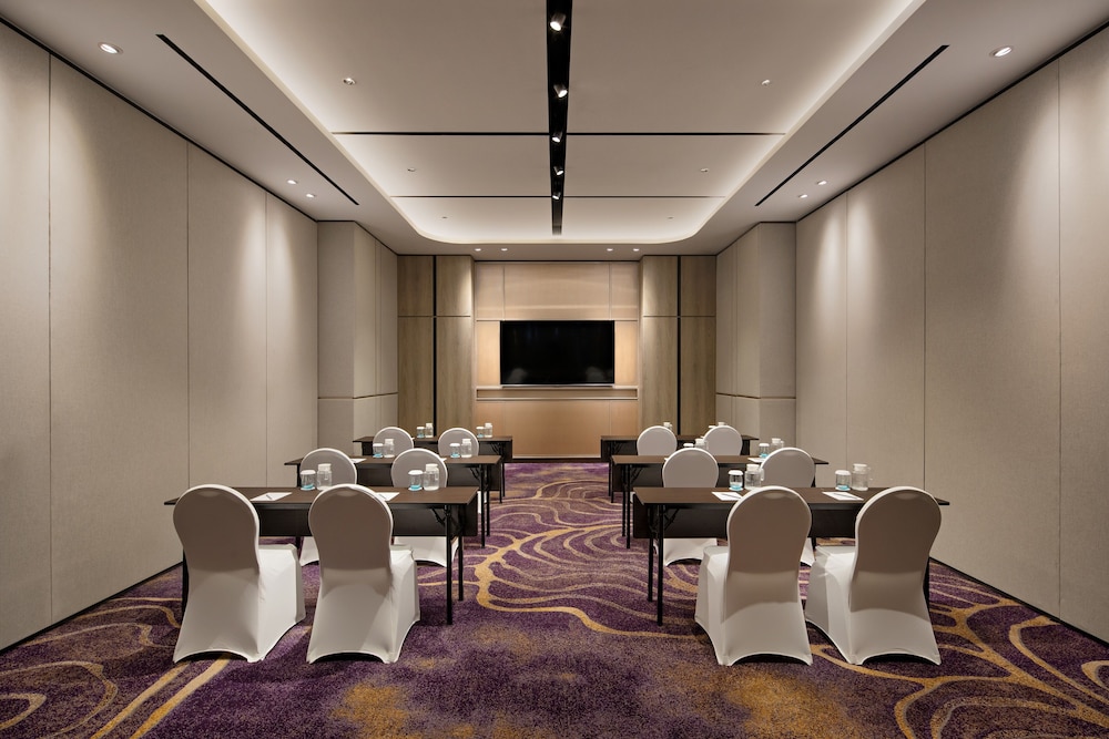 Mercure Madiun 33/41