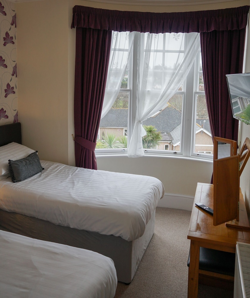 The Sandpiper Guest House 4/50