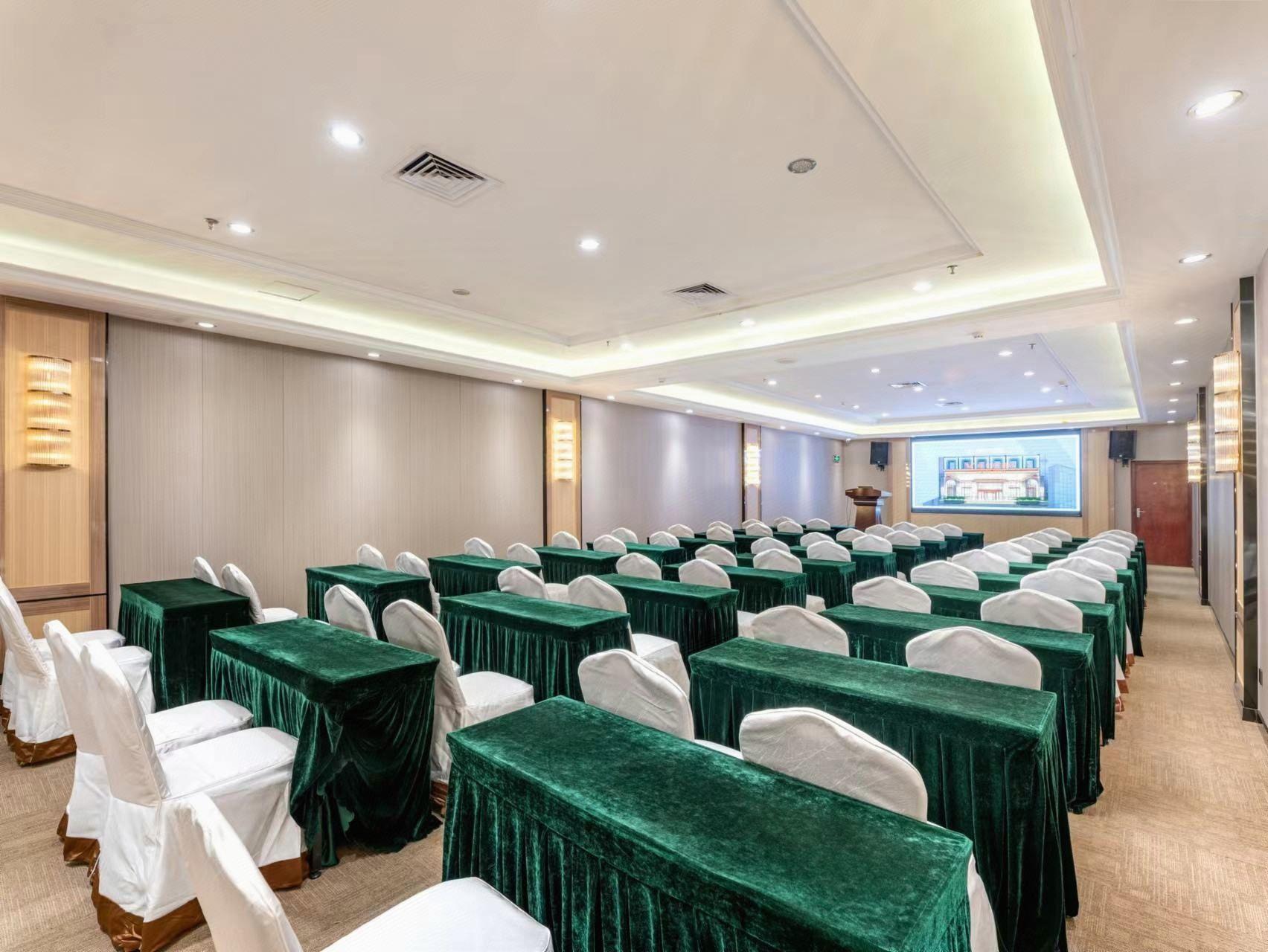 Vienna Hotel (Dongguan Changping Avenue) 48/57