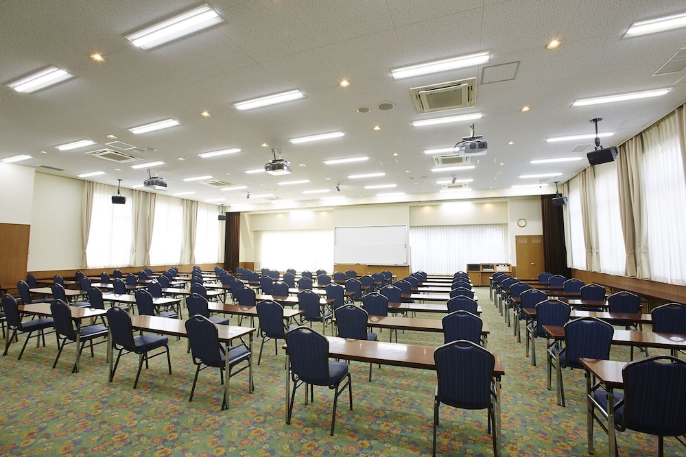 S.Training Center Hotel 48/58