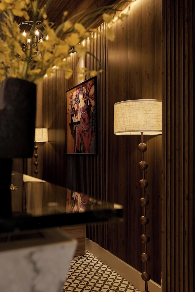The One Premium Hotel. 36/51