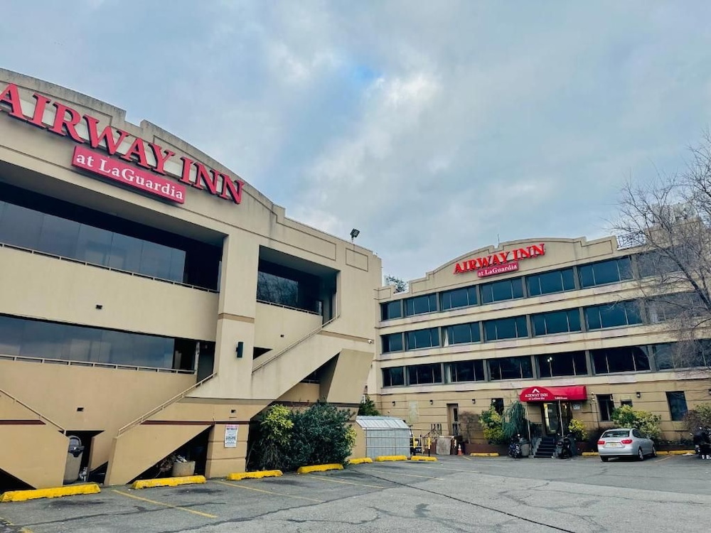 Airway Inn at LaGuardia 41/44