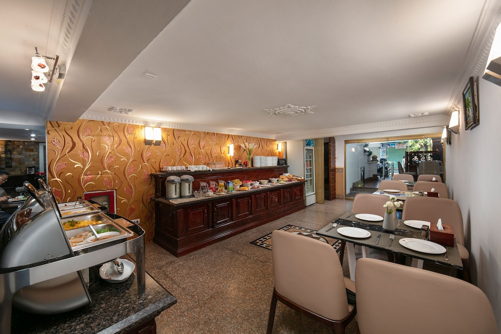 restaurant cafeteria
