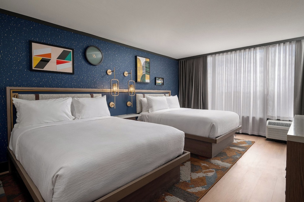1 Bedroom, Suite, 2 Queen Beds, Sofa