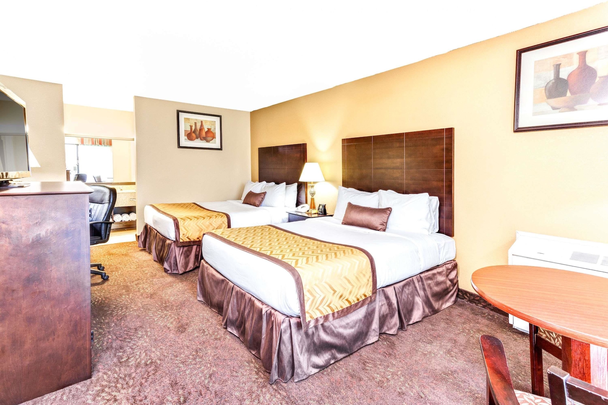 Atrium, 2 Double Beds